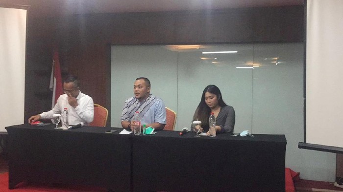 Atlet eSports Winda Lunardi jadi korban dugaan tindak pidana penggelapan uang. Tak tanggung-tanggung, Rp 20 miliar yang ada ditabungannya di Maybank raib.