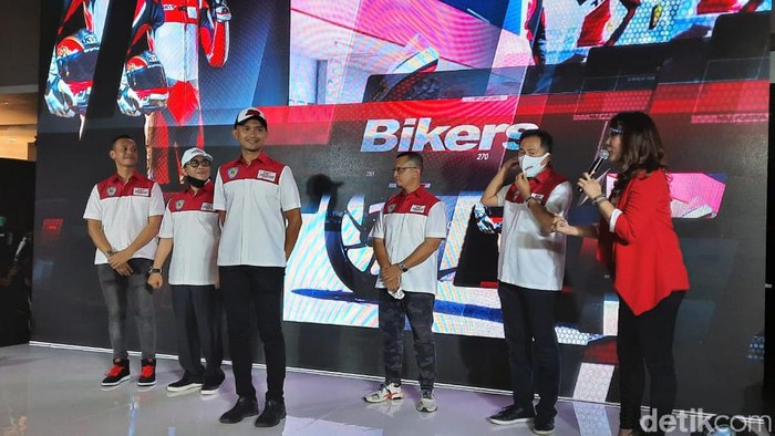 Setelah sempat diundur, Mandalika Racing Team Indonesia hari ini akhirnya resmi diluncurkan pada Senin (9/11/2020) di Moto Village Kemang, Jakarta Selatan.