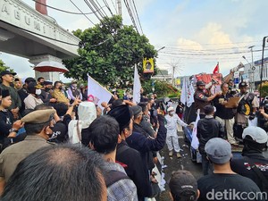 Sambut Habib Rizieq, Massa FPI dari Sukabumi Bertolak ke Jakarta