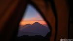 Menikmati Sunrise yang Mempesona Dari Prau