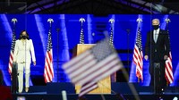 Harris berterima kasih kepada pendukung telah memilihnya dan Joe Biden. Dia menyebut AS akan memasuki lembaran baru kehidupan. AP Photo/Andrew Harnik  
