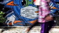 Tak hanya itu, pesan sosial COVID-19 juga mejeng sebagai bentuk imbauan untuk warga agar selalu mematuhi protokol kesehatan.