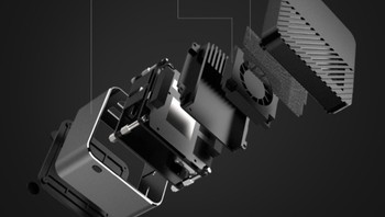 Komputer dengan bodi berbahan logam ini muat diletakkan di telapak tangan dan ke dalam kantong celana sehingga mudah dibawa ke mana-mana. Foto: Gizmochina