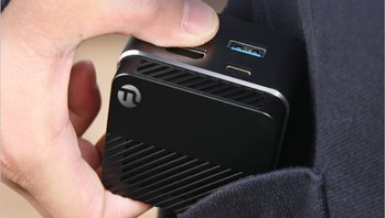 Ningmei Rubik Cube Mini Computer Host, sesuai namanya, berbentuk kubus seperti rubik. Foto: Gizmochina