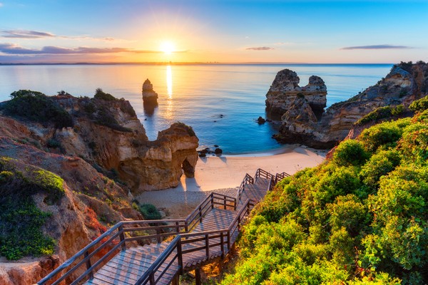 Algarve juga punya 48 pantai dengan aksesbilitas lengkap bagi penyandang disabilitas. (Getty Images/iStockphoto) Algarve juga punya 48 pantai dengan aksesbilitas lengkap bagi penyandang disabilitas. (Getty Images/iStockphoto)