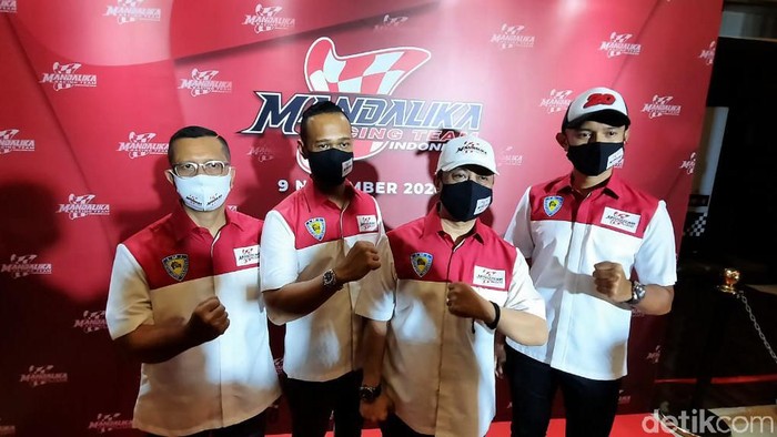 Setelah sempat diundur, Mandalika Racing Team Indonesia hari ini akhirnya resmi diluncurkan pada Senin (9/11/2020). Yuk, lihat lebih dekat.