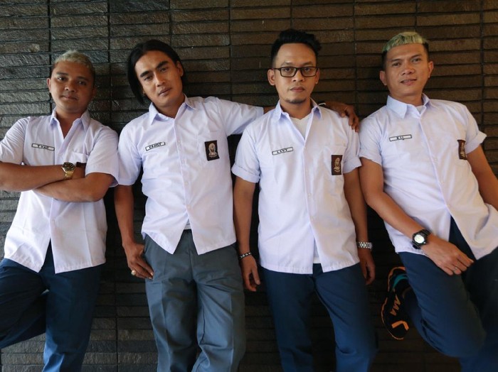 Repvblik Gandeng Charly Van Houten