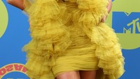 Rita Ora saat menghadiri acara MTV EMAs 2020 di London, Inggris pada Minggu (8/11) waktu setempat. Getty Images for MTV/Tim P. Whitby