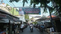 Jelang pulangnya Habib Rizieq, kawasan ini mulai dipenuhi spanduk ucapan selamat datang.