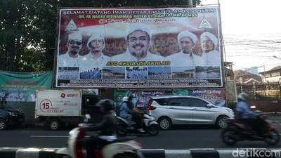 Suasana Petamburan Jelang Pulangnya Habib Rizieq