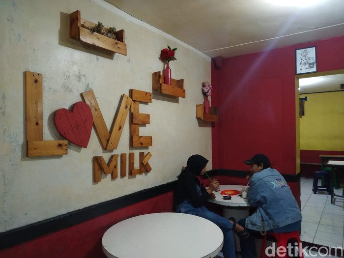 Susu murni Ijan Slruup! Gurihnya Susu Murni Ijan yang Eksis 70 Tahun di Bandung