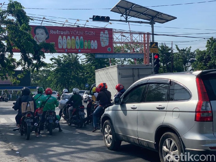traffic light margorejo surabaya