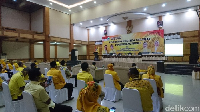 Wasekjen Golkar Andika Hazrumy sampaikan target partai di Pilkada 2020 di Banten (M Iqbal/detikcom)