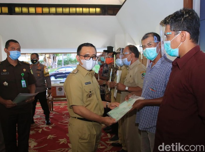 10 Ribu Warga Banyuwangi Terima Sertifikat PTSL