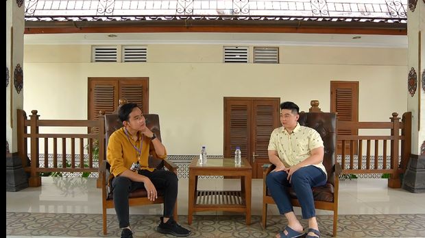Chef Arnold Ngobrol Bareng Gibran Rakabuming, Bahas UKM hingga Makanan Favorit