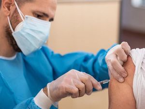 Inggris Berharap Punya Vaksin Sebelum Perayaan Natal