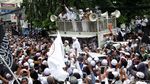 Foto: Gemuruh Penyambutan Habib Rizieq di Petamburan