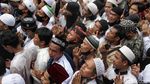 Foto: Gemuruh Penyambutan Habib Rizieq di Petamburan