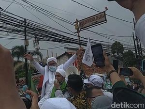 Tiba di Petamburan, Habib Rizieq Sapa Pendukung