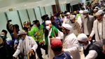 Penampakan Habib Rizieq Saat Keluar di Terminal 3 Bandara Soekarno-Hatta
