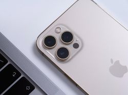 Ini Wujud iPhone 12 Mini dan iPhone 12 Pro Max di Genggaman