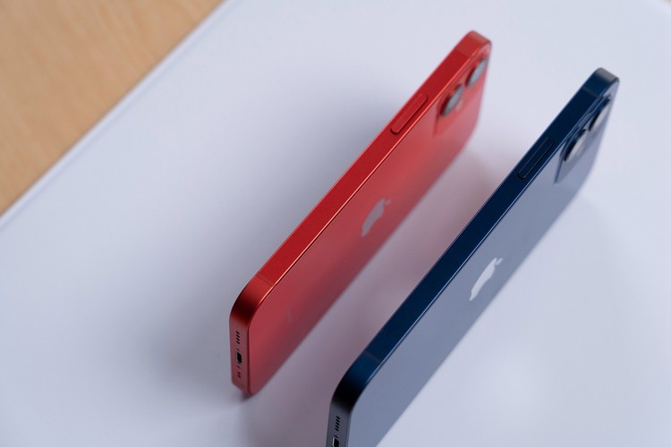 iPhone 12