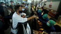 Dilansir dari Antara, penghargaan itu diberikan merujuk pada kualitas staf frontliner di bandara mencakup perilaku, keramahan, dan efisiensi, dalam melayani pelanggan. Rifkianto Nugroho/detikcom.