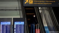 Diketahui, kepulangan Habib Rizieq Shihab ke Indonesia disambut oleh sejumlah simpatisan. Akses menuju Bandara Internasional Soekarno-Hatta pun macet.