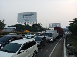 Polisi: Kendaraan Penjemput Habib Rizieq Parkir di Tol, Bikin Stuck