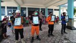 Momen Anak-Anak Peringati Hari Pahlawan di Pengungsian Magelang