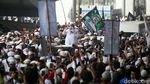 Momen Habib Rizieq Tiba di Tanah Air