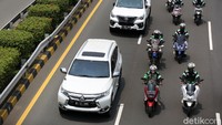 Mobil tersebut berplat nomor B 1 FPI.