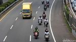 Pemotor Pendukung Habib Rizieq Lintasi Tol Dalam Kota