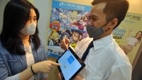 J Trust Bank menawarkan beragam kemudahan membuka rekening dan serangkaian aktivitas digital yang memberikan kebersamaan selama masa pandemi. Seperti layanan keuangan J Trust Net dan J Trust Mobile. Foto: dok. Jtrust Bank