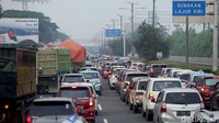 Lalu lintas selepas GT Cengkareng diputarbalikkan menuju ke arah Kapuk, Jakarta Barat.
