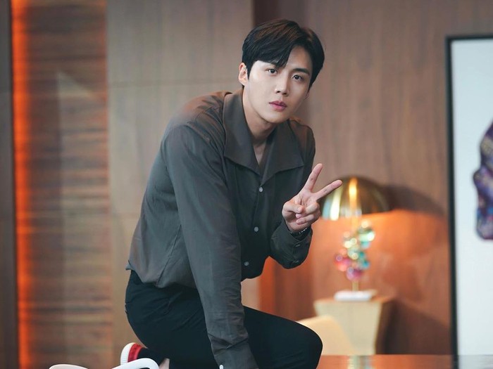 Potret Kim Sun Ho yang Curi Hati Penonton Start-Up