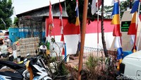 Saat dikonfirmasi terkait hal tersebut, kepada Wali Kota Bandung Oded M Danial, ia akan segera melakukan koordinasi dengan aparat kewilayahan. Saat disinggung, apakah tempat sampah itu akan dipindahkan, karena menganggu pemandangan di tempat tersebut, Oded menyebut akan meminta kewilayahan untuk mengecek tugu bersejarah tersebut.