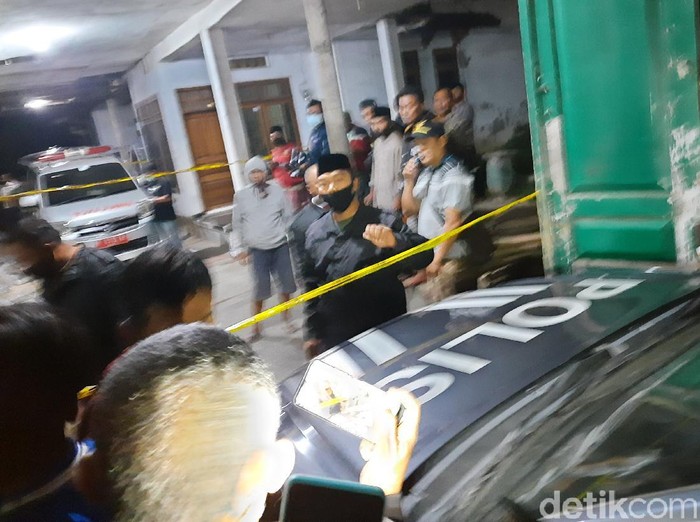 Pria Keturunan di Situbondo Tewas Bersimbah Darah Saat Jaga Rumah Saudara