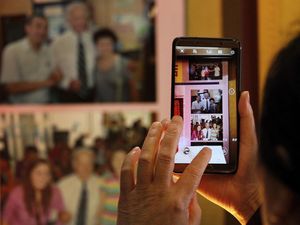 Restoran Mie di Beijing Sambut Kemenangan Joe Biden dengan Meriah