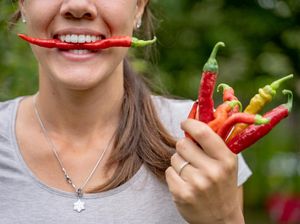 Makan Terlalu Pedas Bahaya untuk Tubuh? Ini Kata Pakar