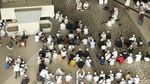 Sambut Rizieq, Massa Bersholawat di T3 Bandara Soetta