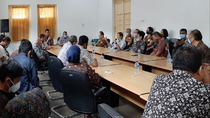 Suasana audiensi antara PPMAY dan Pemda DIY di Kompleks Kantor Gubernur DIY