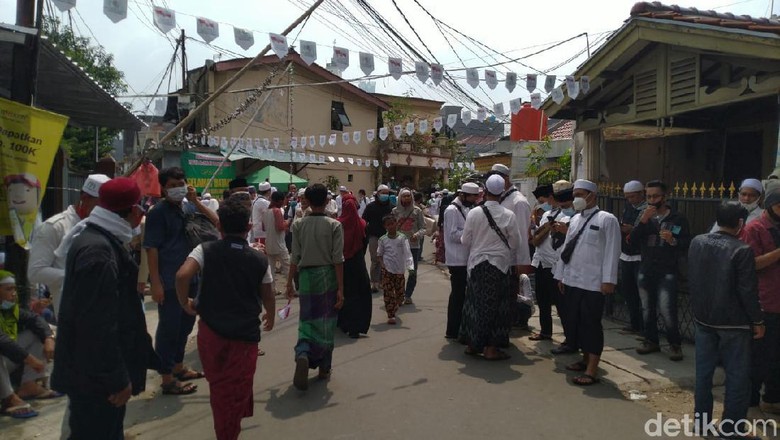 Suasana di sekitar Petamburan menyambut kepulangan Habib Rizieq (Sachril Agustin/detikcom) Suasana di sekitar Petamburan menyambut kepulangan Habib Rizieq (Sachril Agustin/detikcom)