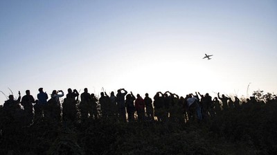 Tutup Usai 60 Tahun, Ini Momen Penerbangan Terakhir di Bandara Tegel Berlin