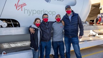 “Saya mendapat pengalaman menyenangkan dengan melihat sejarah terjadi di depan mata saya,” kata Sultan Ahmed Bin Sulayem, Chairman of Virgin Hyperloop. Foto: Virgin Hyperloop