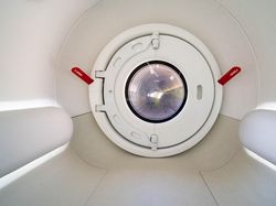 Uji Coba Perdana Penumpang Naiki Kereta Penakluk Pesawat