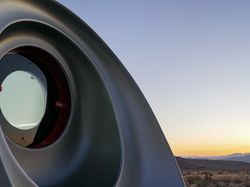 Uji Coba Perdana Penumpang Naiki Kereta Penakluk Pesawat