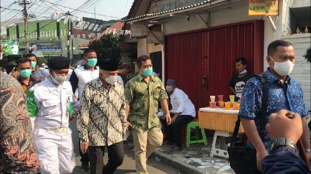 Amien Rais saat mendatangi Habib Rizieq