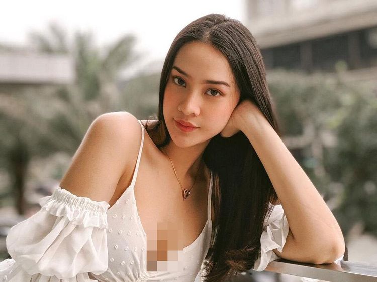 9 Potret Seksi Anya Geraldine yang Bikin Jantung Berdebar
