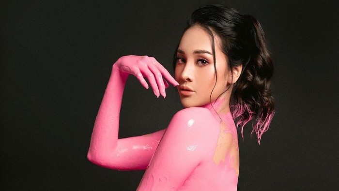 anya geraldine anya geraldine